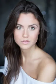 Poppy Drayton como: Jill