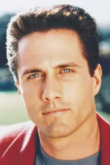 Rob Estes como: Ken Scott