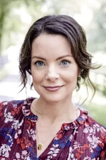 Kimberly Williams-Paisley como: Annie Banks