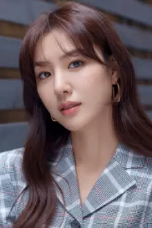 Seo Ji-hye como: Cho Eun-gang