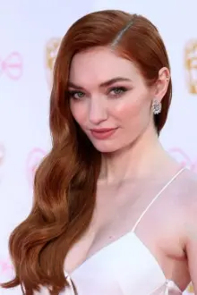 Eleanor Tomlinson como: Evie Greenwood