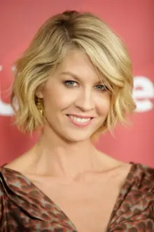 Jenna Elfman como: Billie