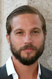 Logan Marshall-Green como: Henry Parsons