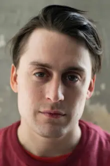 Kieran Culkin como: Matty Banks