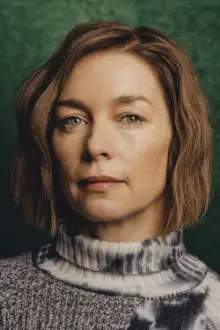 Julianne Nicholson como: Alice