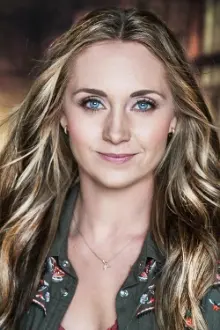 Amber Marshall como: Nicole