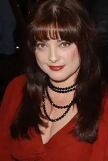 Lisa Loring como: Vera