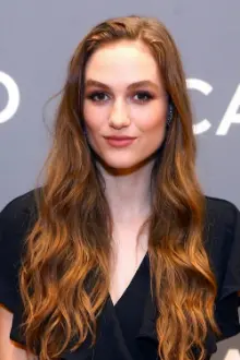 Madison Lintz como: Hannah