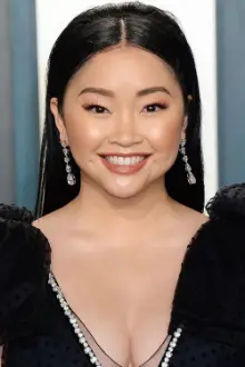 Lana Condor como: Sophie