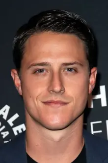 Shane Harper como: Brandon