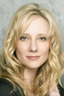 Anne Heche como: Diana Jones