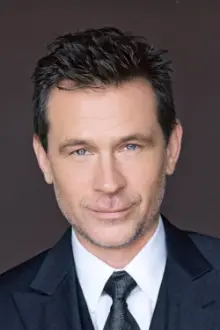 Connor Trinneer como: Samael