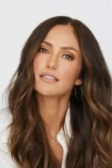 Minka Kelly como: Cass