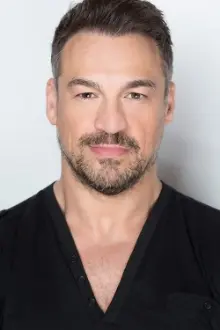 Aleks Paunovic como: Kaidan Katar