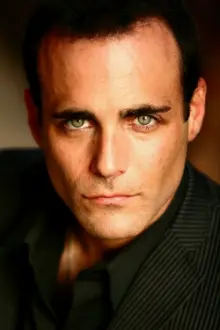 Brian Bloom como: Lt. Col. Charles Keller