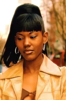 Taral Hicks como: Mona