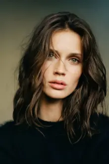 Marine Vacth como: 