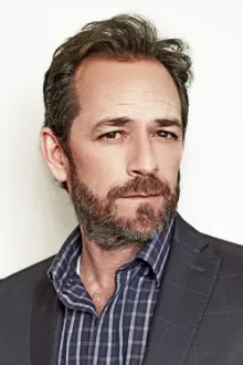 Luke Perry como: Dr. Michael Ashton