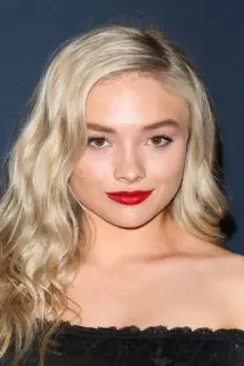 Natalie Alyn Lind como: Boo Tyson