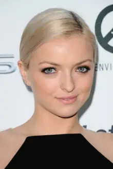 Francesca Eastwood como: Noelle