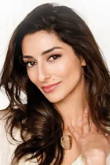 Necar Zadegan como: Elena