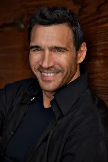 Adrian Paul como: Parker Nichols