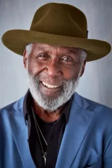 Richard Roundtree como: Captain Ralph Phipps