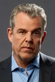 Danny Huston como: Ele mesmo