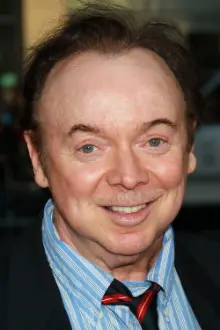 Bud Cort como: Alex West