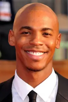 Mehcad Brooks como: Doug