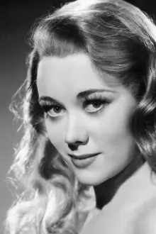 Glynis Johns como: 