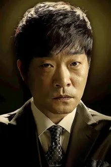 Son Hyun-joo como: Superintendent Jo Gyu-won