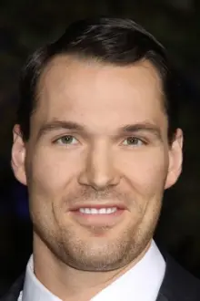 Daniel Cudmore como: 