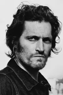 Vincent Gallo como: The Pusher / The Sheriff