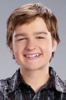 Angus T. Jones como: Jake Harper