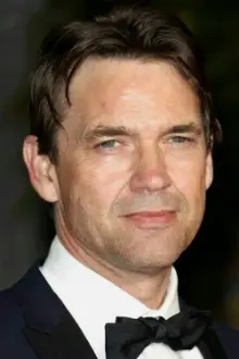 Dougray Scott como: Narrator