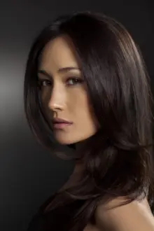 Maggie Q como: Detective Renée Ballard