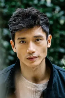 Manny Jacinto como: Street Kid