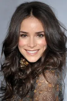 Abigail Spencer como: Julia Mariano