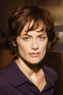 Sarah Clarke como: Claire