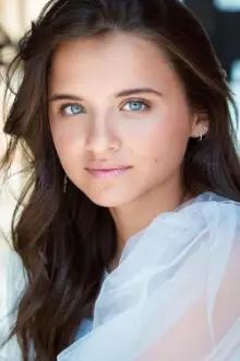 Madeleine McGraw como: Sarah