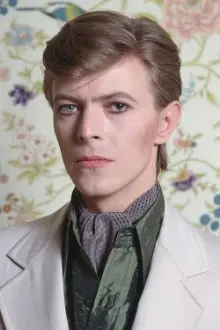 David Bowie como: Self - Narrator (voice)