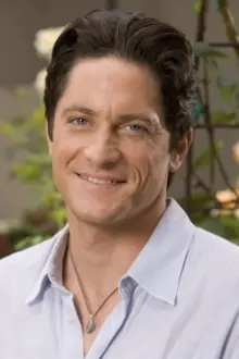 David Conrad como: Francis Kramer