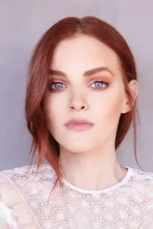 Madeline Brewer como: 