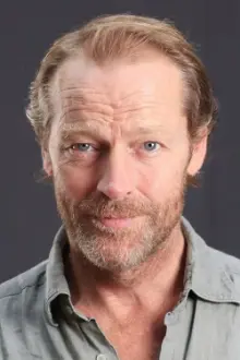 Iain Glen como: Bertrand