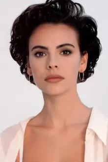 Mathilda May como: Valérie Couderq