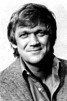 Bo Svenson como: Col. Keitel