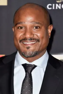 Seth Gilliam como: Officer Grady