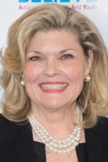 Debra Monk como: Aunt Nadine