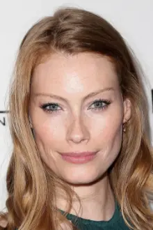 Alyssa Sutherland como: Shira